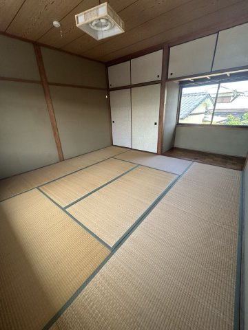 【和室】 | 八本町売家 | 2F8畳和室です。北と南側の2面採光です。