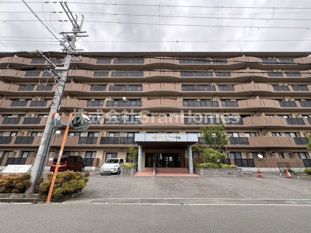 クレモナ山手の外観