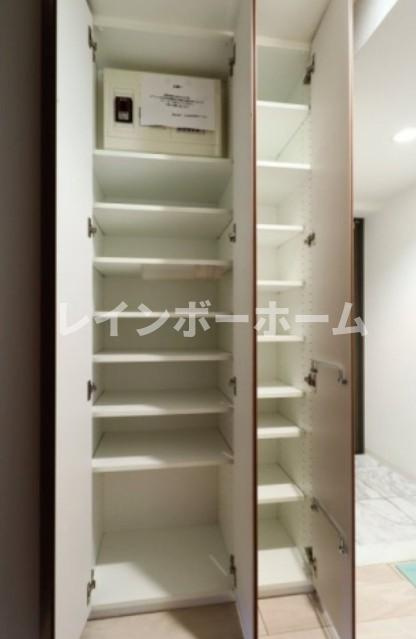 フェルクルール上野駅前の収納