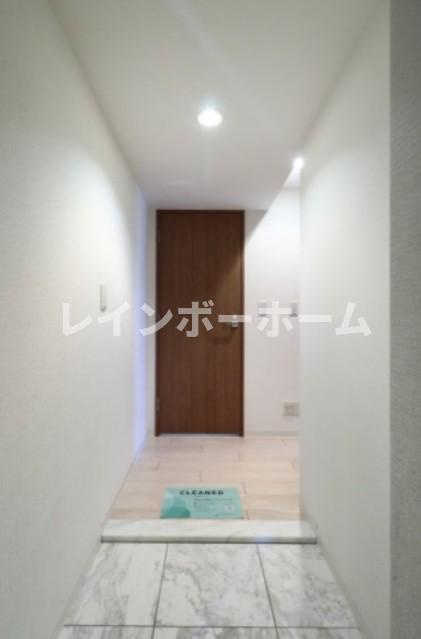 フェルクルール上野駅前の玄関
