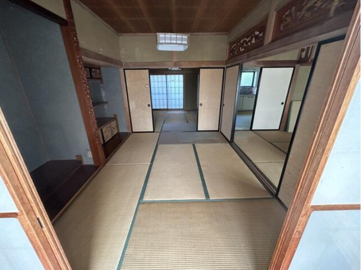 福島市 永井川字東山（南福島駅） 2階建 ７ＤＫの和室