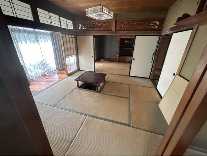 福島市 永井川字東山（南福島駅） 2階建 ７ＤＫの和室