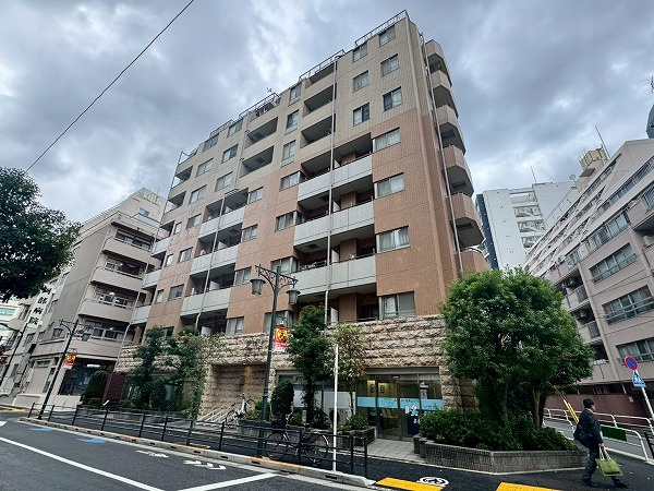 ユニーブル島津山の外観|平成１３年築・オートロック付きマンション、ユニーブル島津山は即日現地案内可能となっておりますので、お気軽にお問い合わせください！