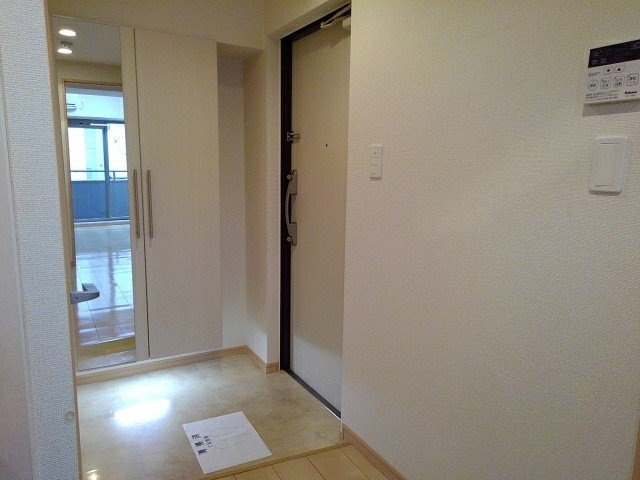 サニーサイトの玄関