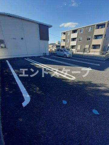 アーバンⅡの駐車場|高崎、前橋のお部屋探しはエンドスケープまで！お客様の理想お聞かせ下さい♪