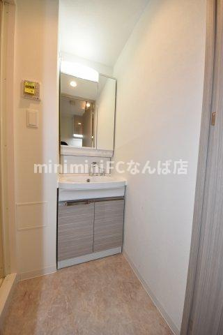 ワールドアイ京町堀の洗面所