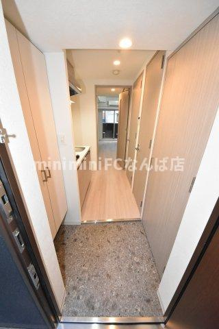 ワールドアイ京町堀の玄関