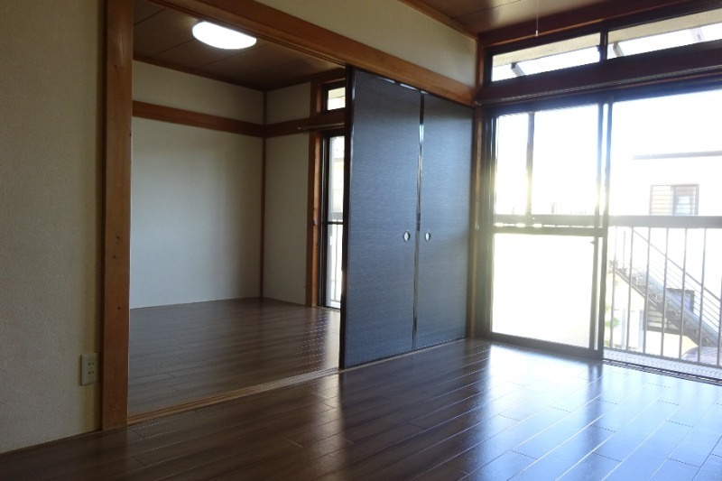 稲城市東長沼のアパートの展望