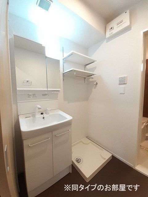 ヒカルサ東京立川の洗面所