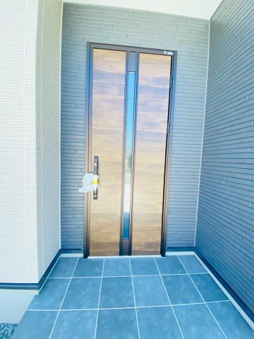 よかタウン／西区野中2丁目1期／2号棟の玄関