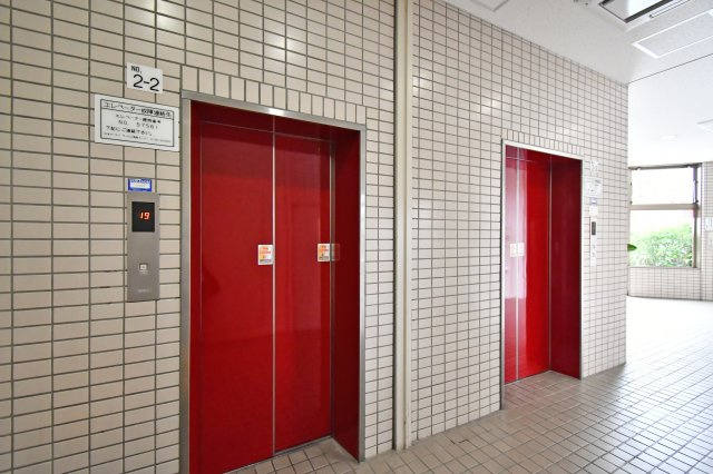 アルーサ北与野ノースピア上落合2号棟のその他共用部分|エレベーターは2基設置されております!朝のラッシュの時間帯にも安心ですね！大荷物を抱えているときやお子様を抱っこしているときでも楽々昇降できます◎！