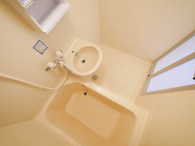 シャトー東九条の浴室|日々の暮らしに欠かせないお風呂です