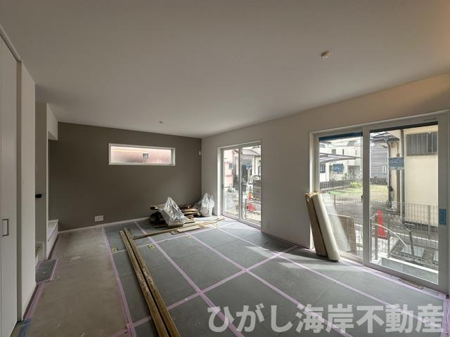 茅ヶ崎市南湖3丁目　新築戸建　全2棟のダイニング|6月5日撮影　建築中　19帖　LDK