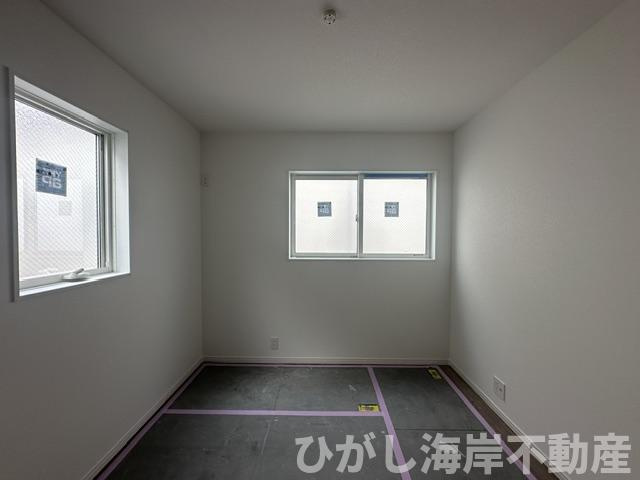茅ヶ崎市南湖3丁目　新築戸建　全2棟の子供部屋|6月5日撮影　建築中　5.2帖　洋室