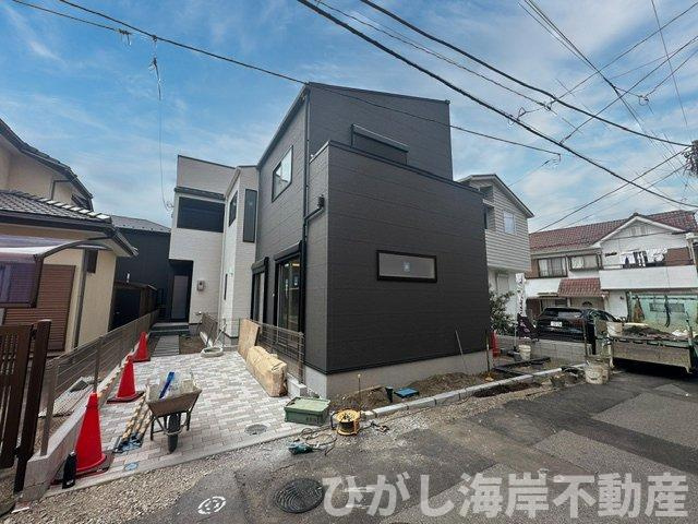 茅ヶ崎市南湖3丁目　新築戸建　全2棟の前面道路含む現地写真|6月5日撮影　建築中　現地外観
