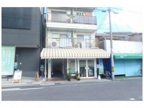 高槻市富田町３丁目の賃貸マンションの駐車場