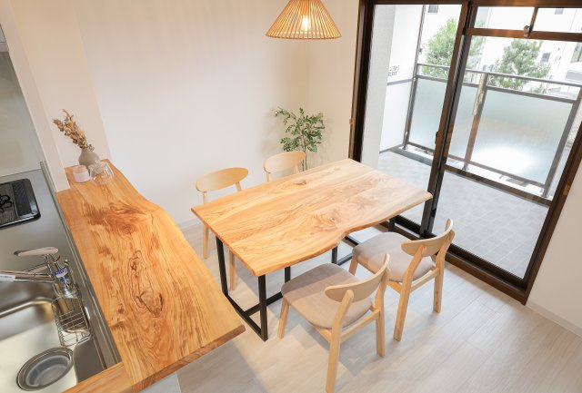 シャルマンコーポレイクシティ瀬田6階　天然木フルリノベーションのキッチン