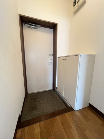 樋ノ口ハイツの玄関|シューズボックス付き玄関
