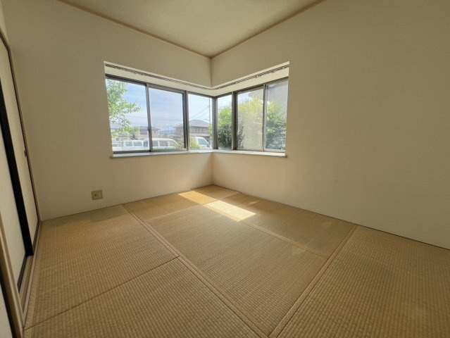樋ノ口ハイツの和室|日当たりの良いお部屋です