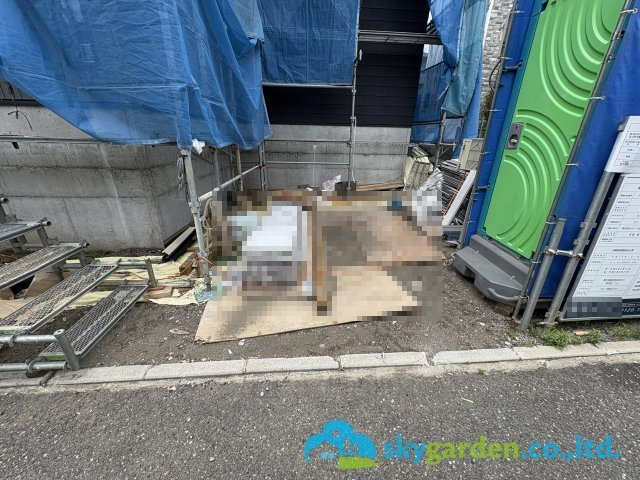 藤沢市辻堂太平台　新築戸建　全1棟の駐車場|令和8年6月23日撮影（建築中）