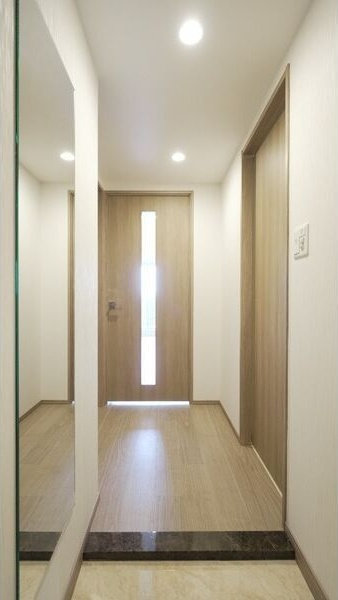 大阪市港区弁天３丁目の賃貸マンションの玄関