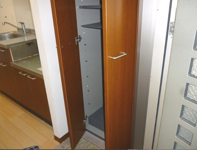 中野区江原町２丁目のアパートの収納