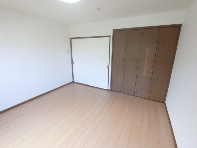 【寝室】