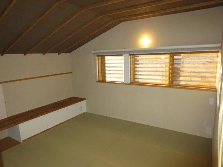 【中古戸建】前橋市上新田町の和室|■和室｜和室でしか味わえない畳ならではの香りや素材で和のやすらぎを感じてください♪休日はお子様とお昼寝するのにも最適です！