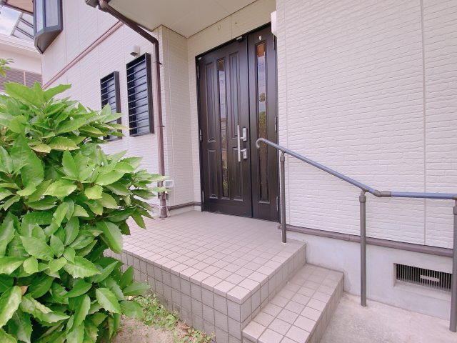 知多郡東浦町大字石浜字藤塚の玄関
