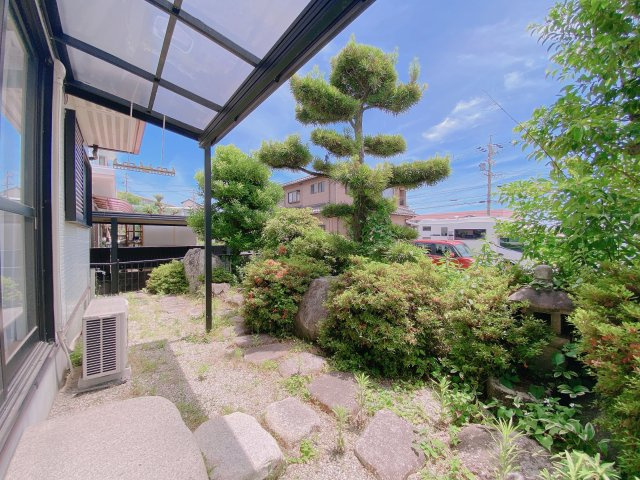 知多郡東浦町大字石浜字藤塚の庭