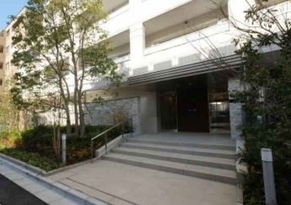 メゾンカルム市谷仲之町のロビー