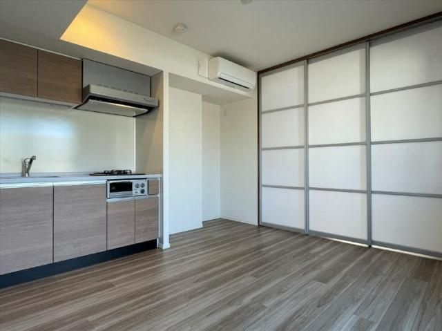 メゾンカルム市谷仲之町の居間・リビング