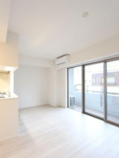 メゾンカルム市谷仲之町の居間・リビング