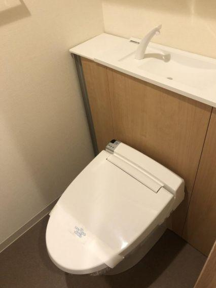 メゾンカルム市谷仲之町のトイレ