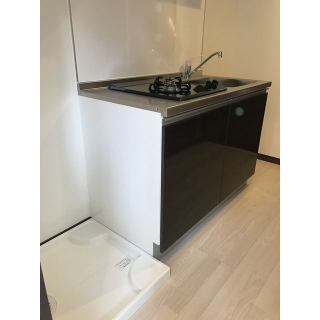 横浜市中区山元町２丁目のアパートのキッチン
