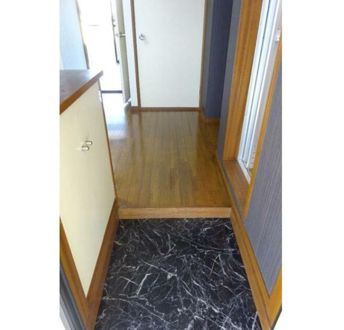 リバーハウスの玄関