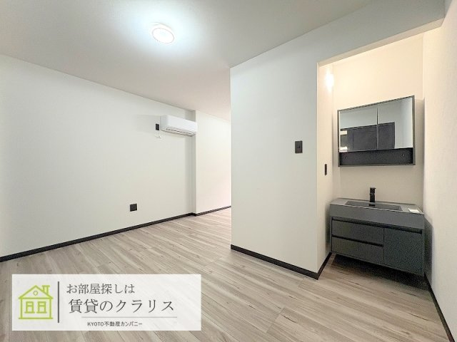 西七条名倉町36リノベ貸家の独立洗面台