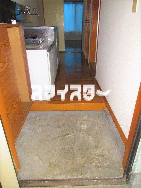 田野倉ハイツの玄関