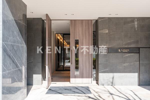 【エントランス】 | ＬａＳａｎｔｅ池田山 | 建物の内部です