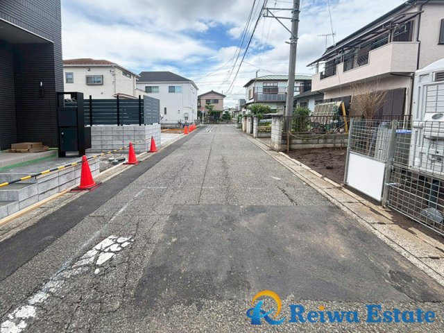 新築戸建　高座郡寒川町小谷3丁目の前面道路含む現地写真