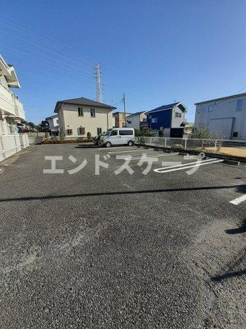 アウローラの駐車場|高崎、前橋のお部屋探しはエンドスケープまで！お客様の理想お聞かせ下さい♪