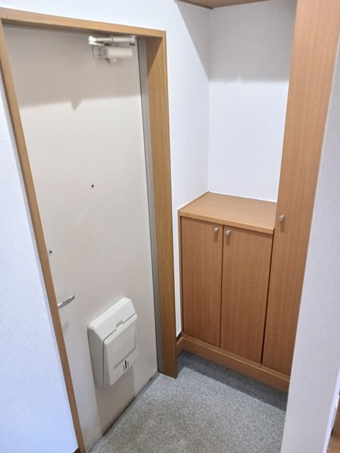 クリエイトメゾンの玄関