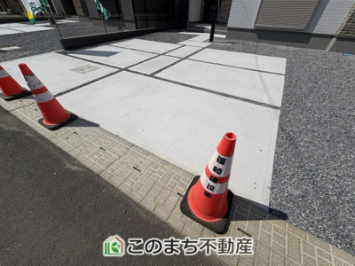 【駐車場】 | ワイウッドコート栃木市大平町富田第1期　 | お車を並列で2台駐車可能です☆

