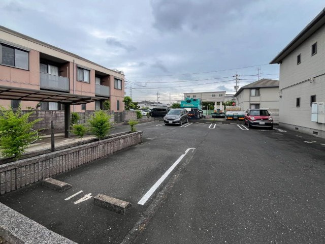 グレース曙 Ｆ棟の駐車場