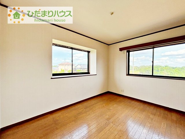 【洋室】 | つくばみらい市小張　中古戸建 | 夏場に心地良いひんやり感はフローリングならでは☆彡