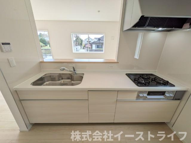 【新築戸建】　いわき市錦町第32のキッチン|4号棟写真　使い勝手が良く、お掃除がしやすいのもシステムキッチンの魅力です(^^)/