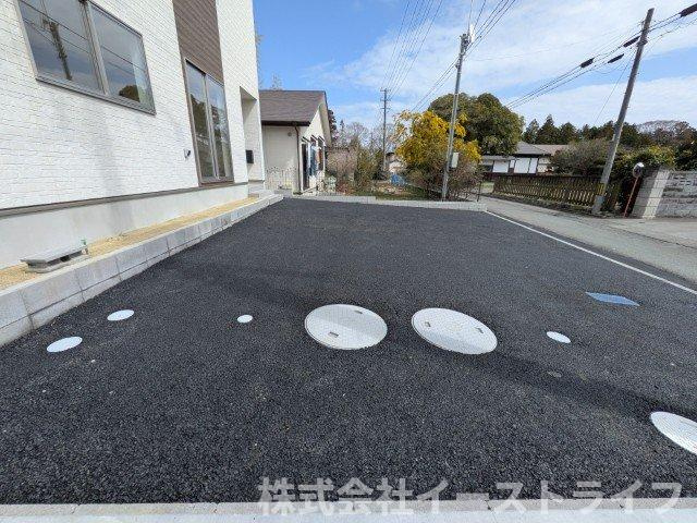 【新築戸建】　いわき市錦町第32の駐車場|4号棟写真　カースペースです（3台駐車可能）