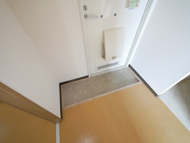 エクセルハイツ　Ｃ棟の玄関|落ち着いた玄関です
