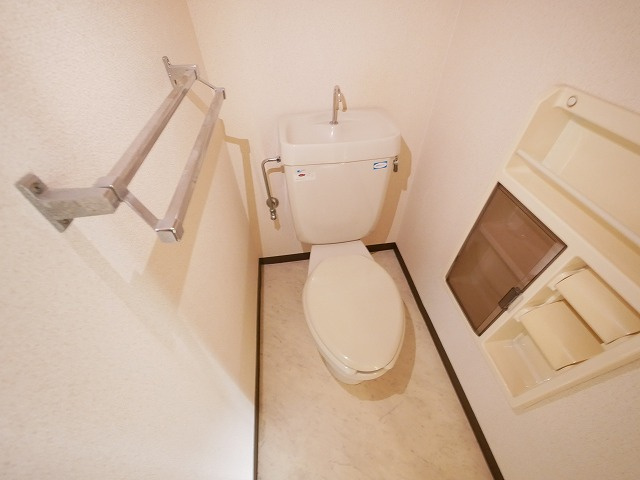 エクセルハイツ　Ｃ棟のトイレ|シンプルで使いやすいトイレです