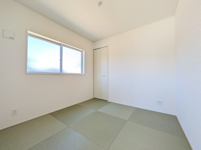【新築戸建】　（予約あり）　いわき市泉滝尻第1　全2棟の和室|１号棟写真　1階にある和室は来客用のスペースとしても重宝します。